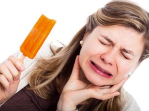 Sensibilidad dental al frío: causas y soluciones